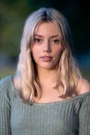 Grace Van Dien