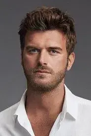 Kıvanç Tatlıtuğ